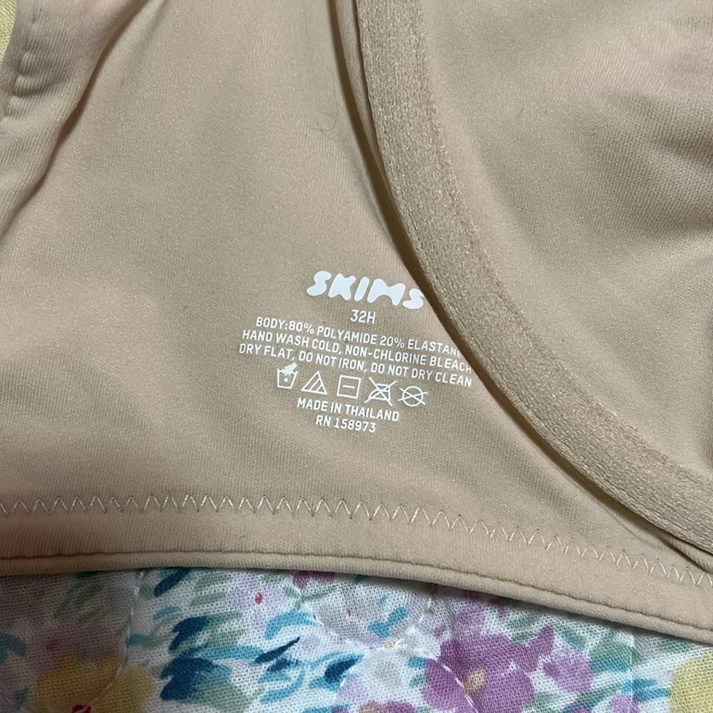 Skims Fits Everybody Unlined Demi Bra - Picture 2 of 3